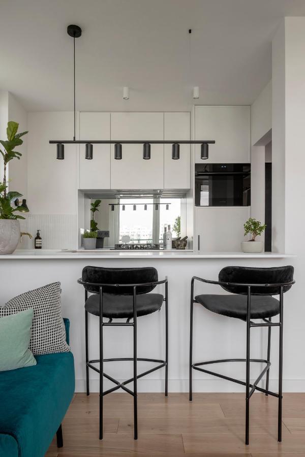 Stylowy Apartament Przy Metrze วอร์ซอ ภายนอก รูปภาพ