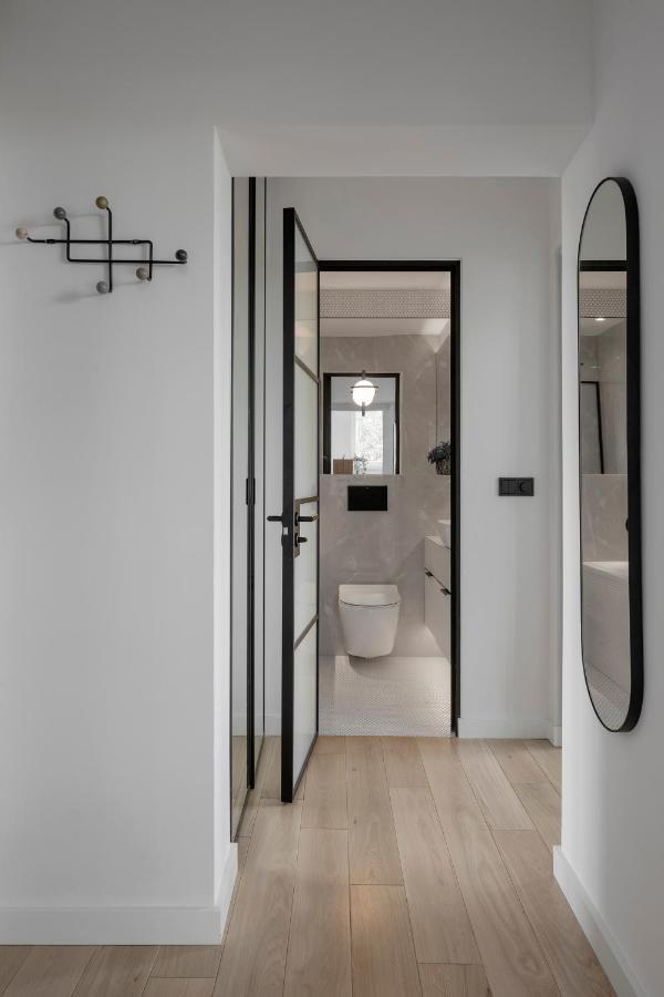 Stylowy Apartament Przy Metrze วอร์ซอ ภายนอก รูปภาพ