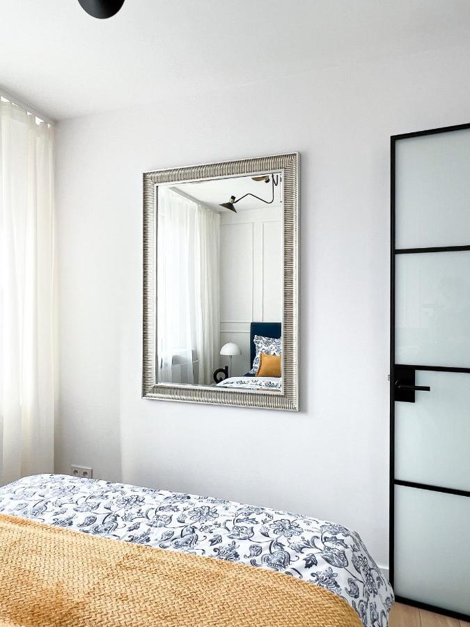 Stylowy Apartament Przy Metrze วอร์ซอ ภายนอก รูปภาพ